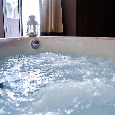 Wineexperience- Wine&Jacuzzi Suite Lecce Buitenkant foto