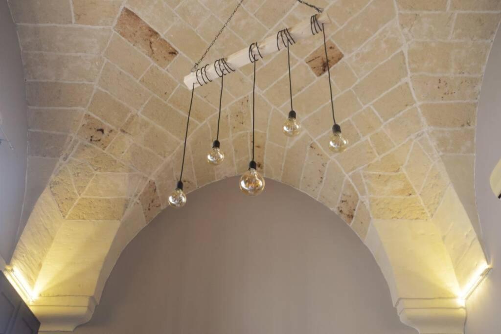Wineexperience- Wine&Jacuzzi Suite Lecce Buitenkant foto
