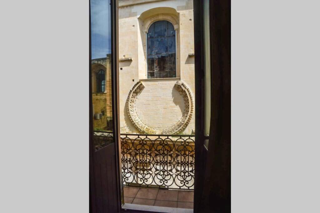 Wineexperience- Wine&Jacuzzi Suite Lecce Buitenkant foto