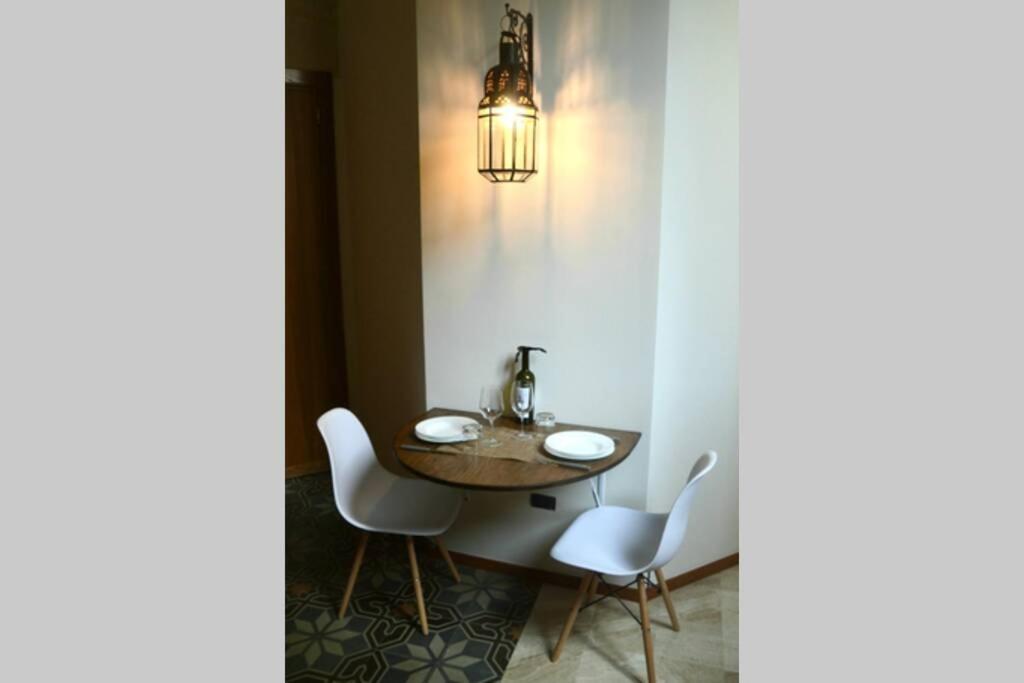 Wineexperience- Wine&Jacuzzi Suite Lecce Buitenkant foto