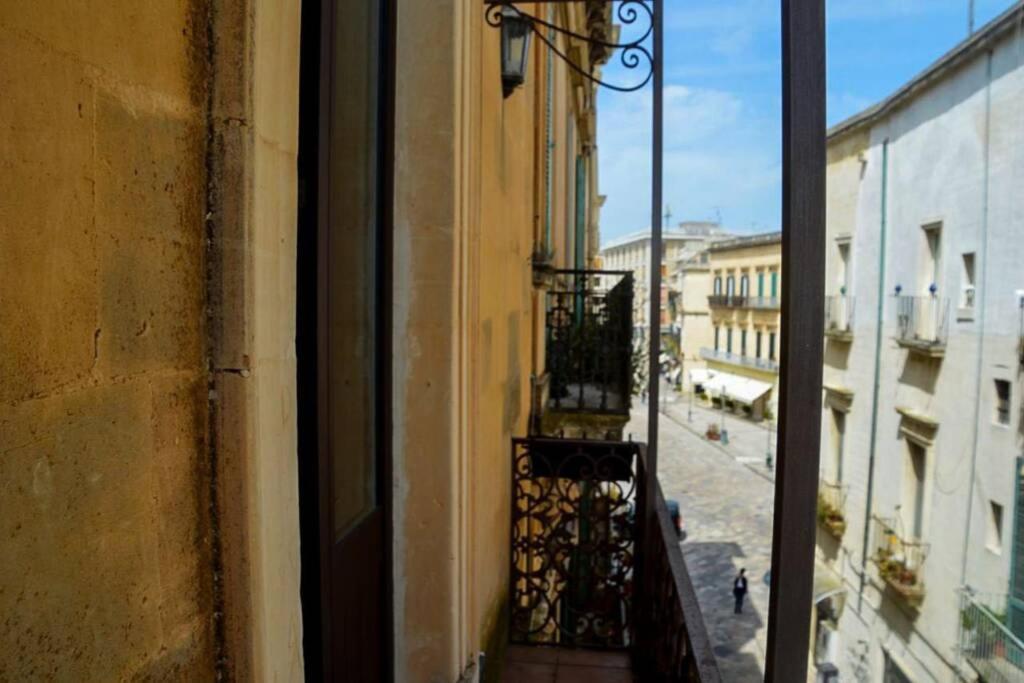 Wineexperience- Wine&Jacuzzi Suite Lecce Buitenkant foto