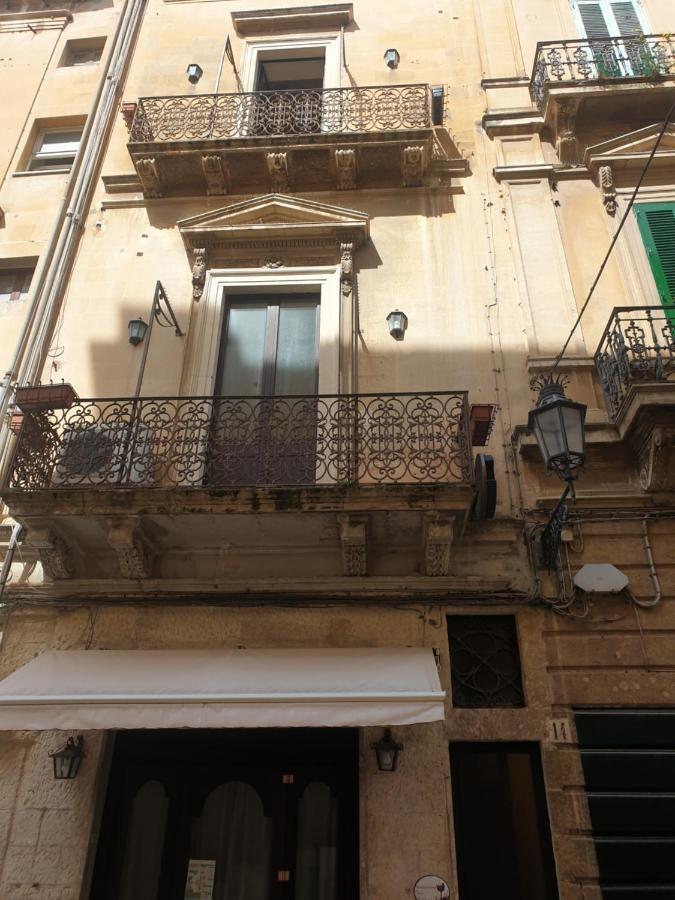 Wineexperience- Wine&Jacuzzi Suite Lecce Buitenkant foto