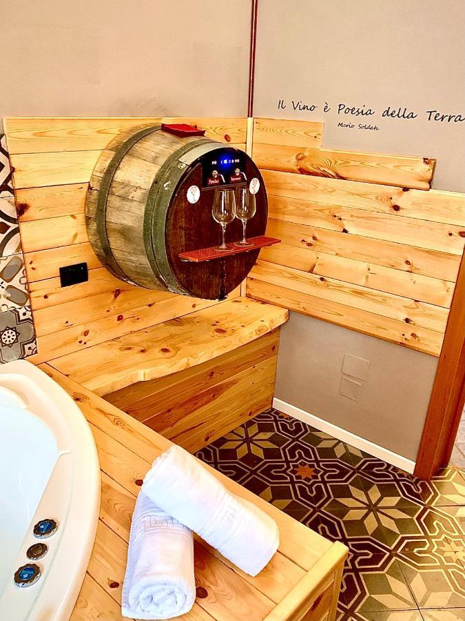Wineexperience- Wine&Jacuzzi Suite Lecce Buitenkant foto