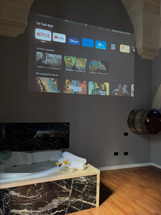 Wineexperience- Wine&Jacuzzi Suite Lecce Buitenkant foto
