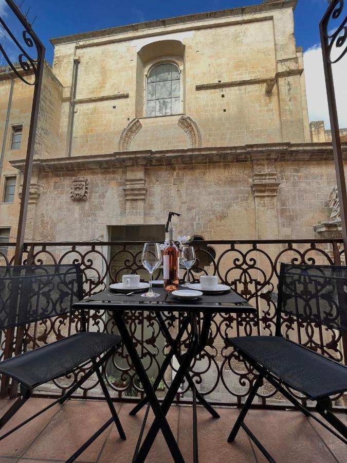Wineexperience- Wine&Jacuzzi Suite Lecce Buitenkant foto