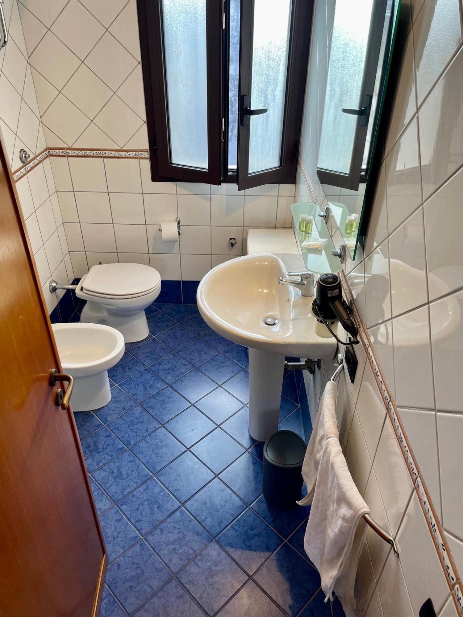 Wineexperience- Wine&Jacuzzi Suite Lecce Buitenkant foto