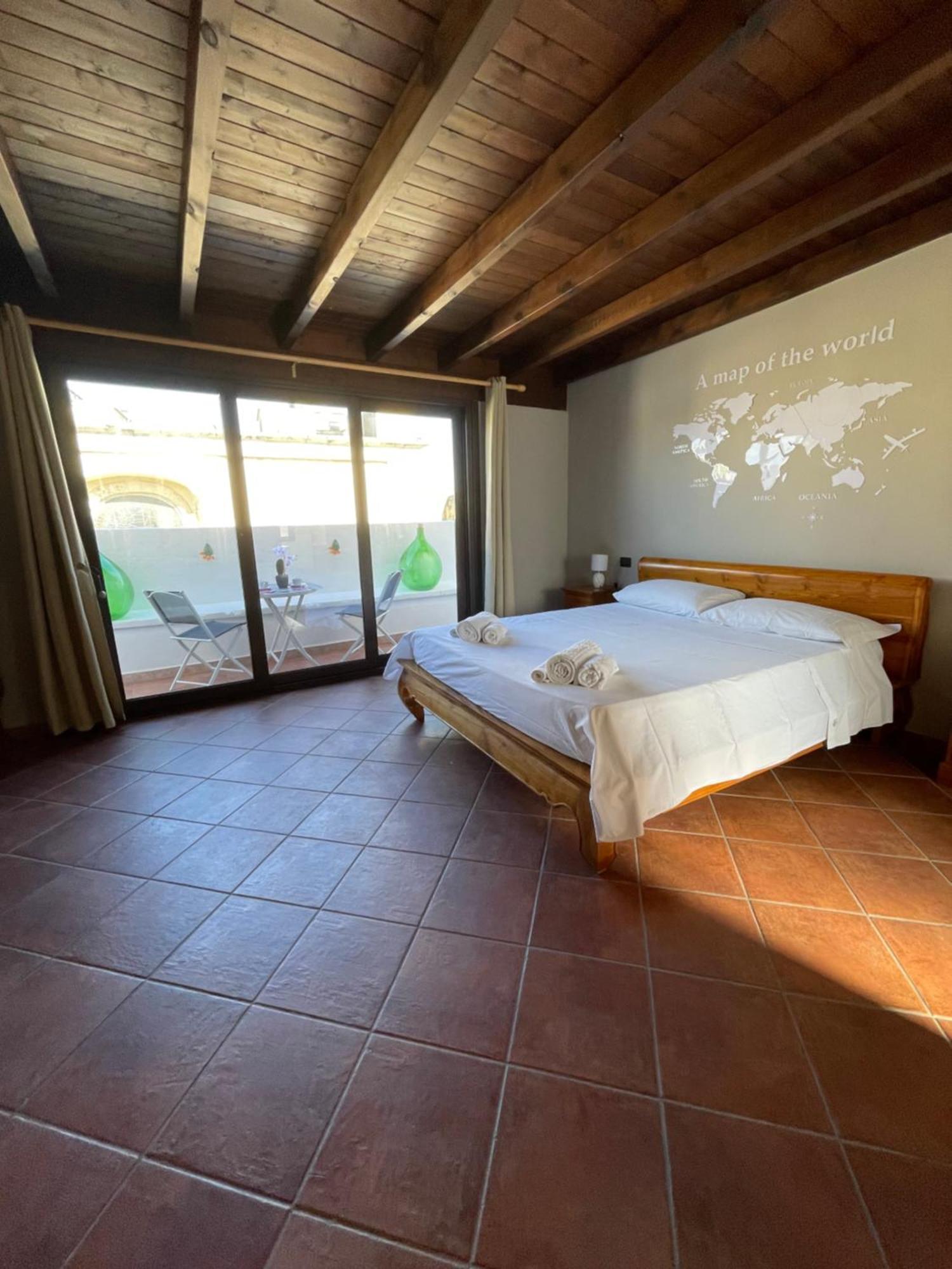 Wineexperience- Wine&Jacuzzi Suite Lecce Buitenkant foto